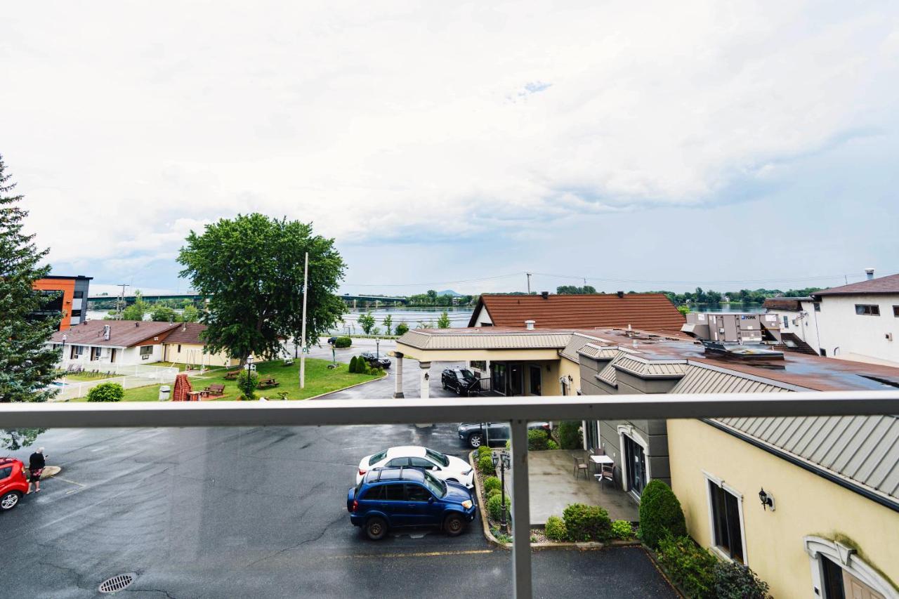 Auberge Harris Saint-Jean-sur-Richelieu Exterior foto
